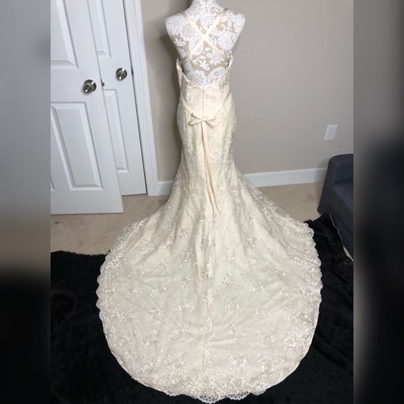 White Ivory Wedding Dress - Picture 2 of 8